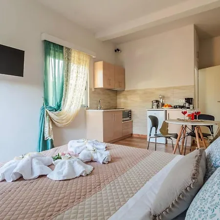 Summer Rose Garden Getaway - A Step To The Beach Kalamata Exterior photo