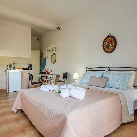 Summer Rose Garden Getaway - A Step To The Beach Kalamata Exterior photo
